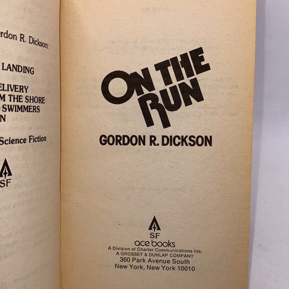 On The Run Gordon R. Dickson Vintage Science Fiction Softcover 1979 - Picture 8 of 10